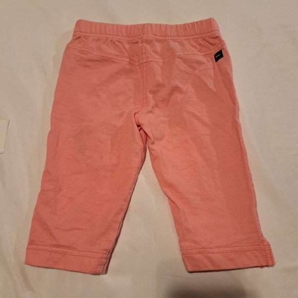 Tea Collection size 4 shorts have defect - Picture 2 of 4